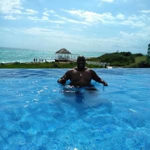 Meet your Posher, Reynel